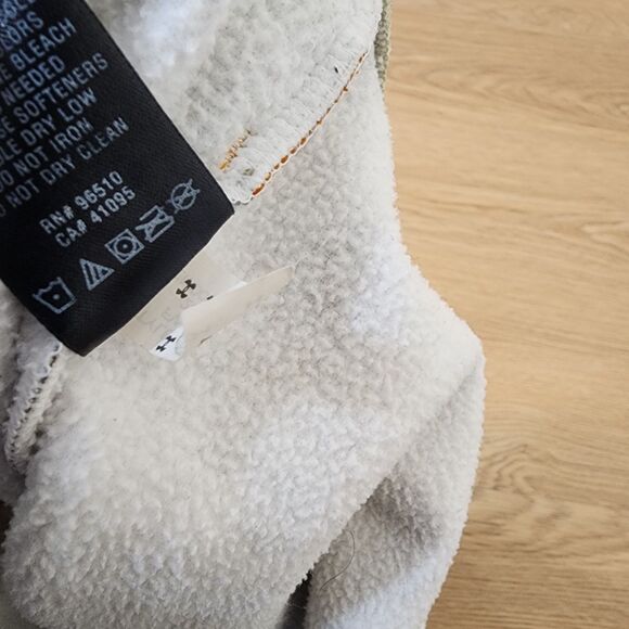 Under Armour Camouflage Hoodie Boys Green Orange Realtree Camo Pullover Sz XL - Picture 9 of 12